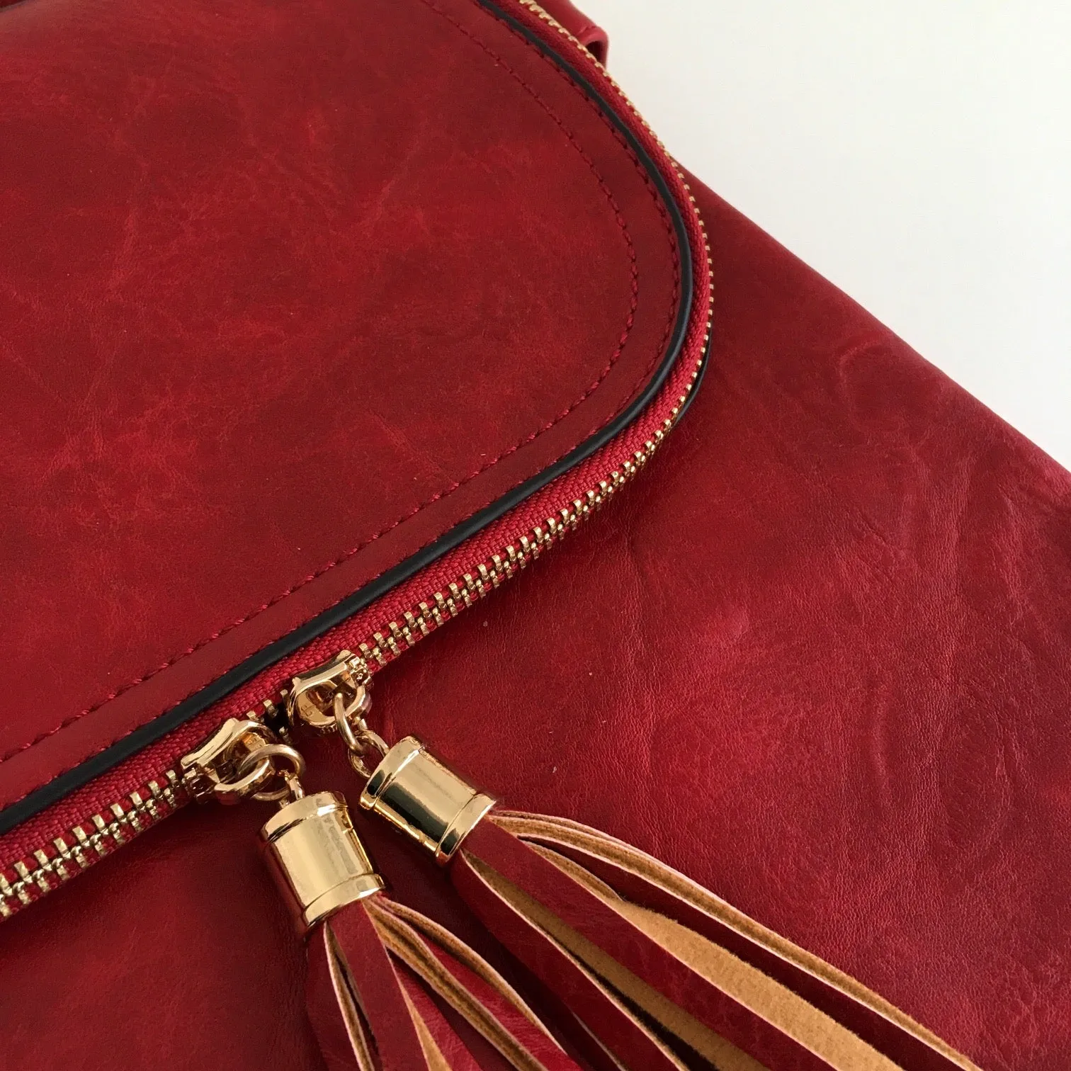 LARGE RED TASSEL MULTI COMPARTMENT CROSS BODY SHOULDER BAG WITH LONG STRAP