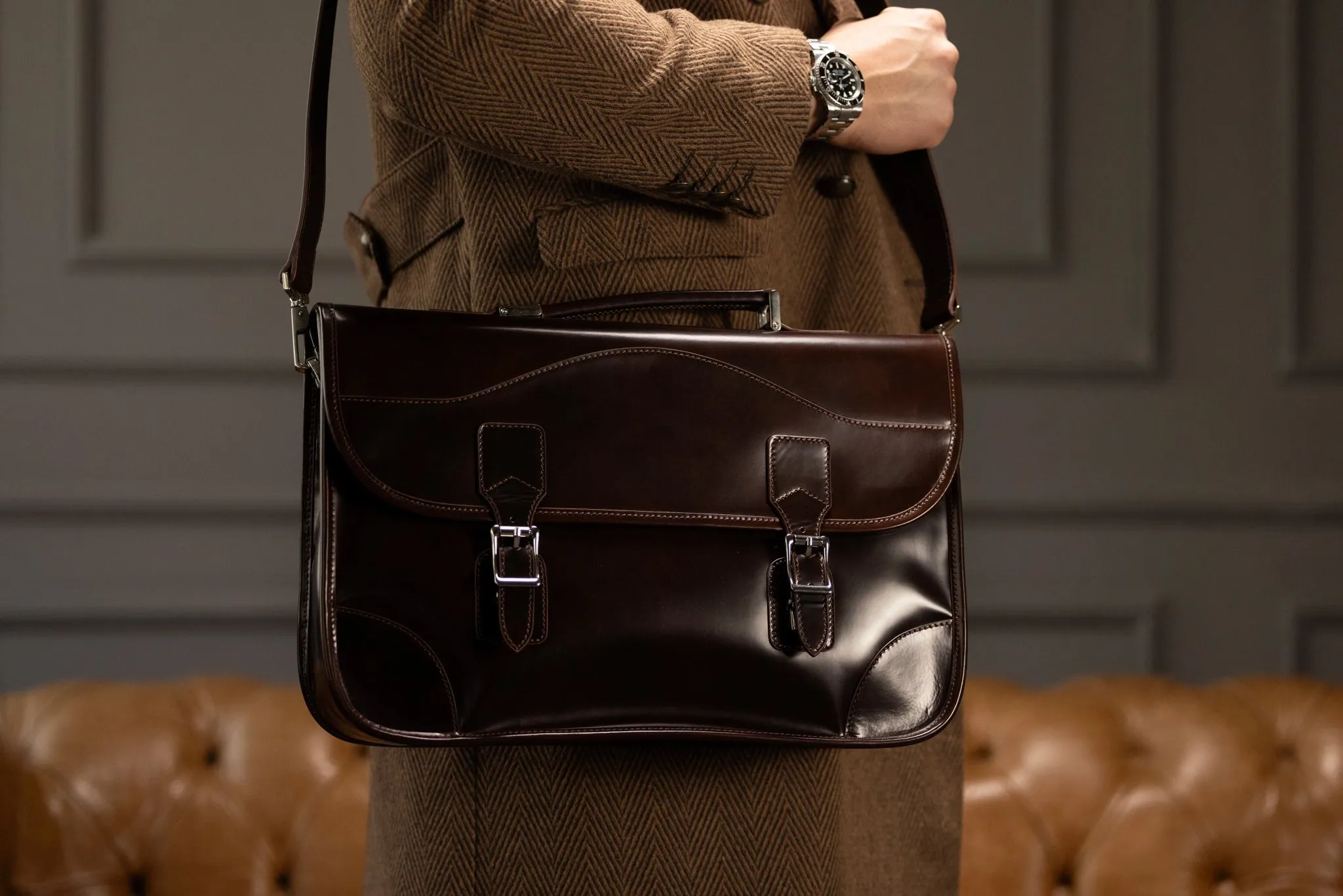 Messenger Bag - Glossy Brown