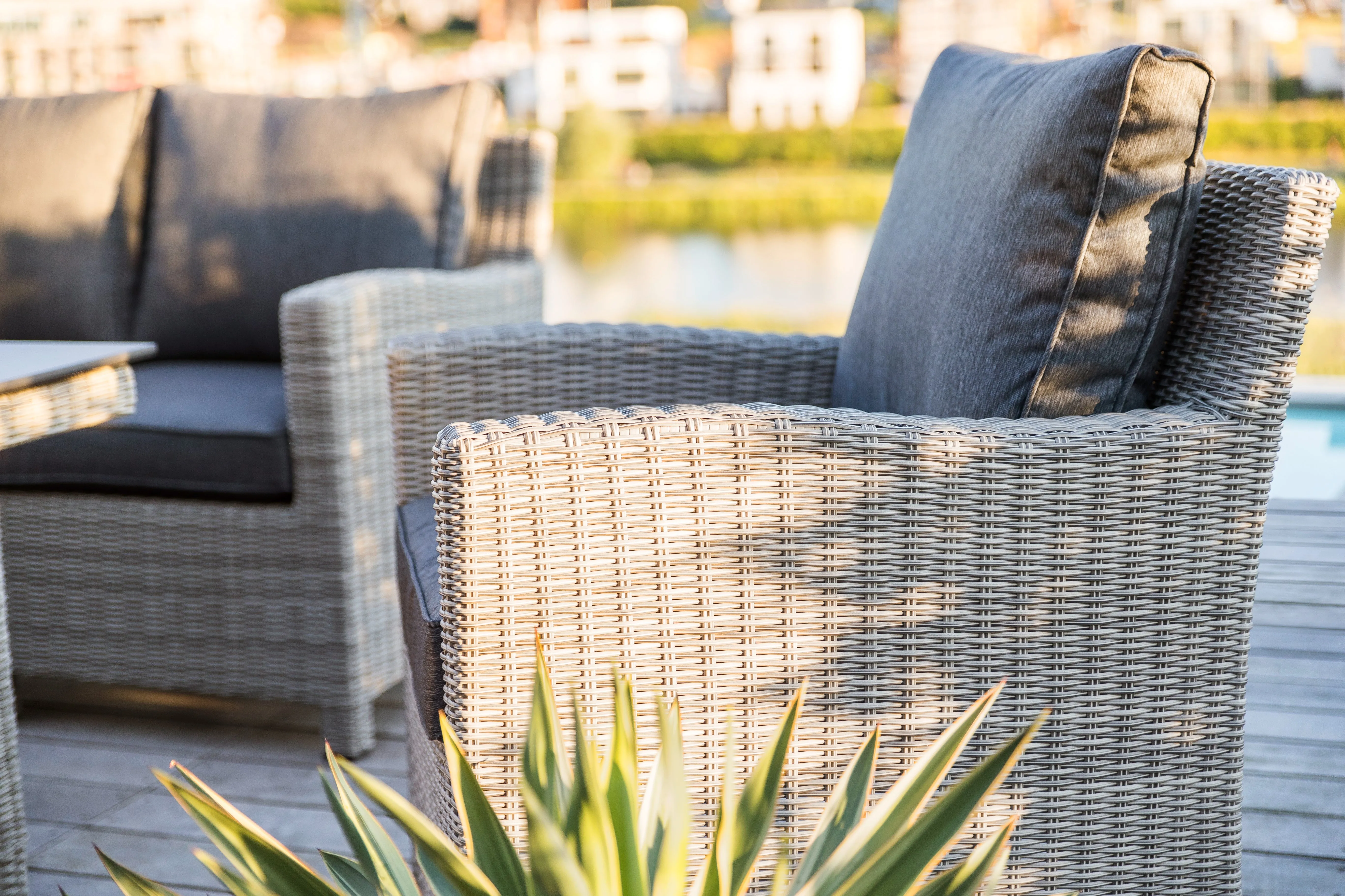 Palma Wicker Lounge Chair